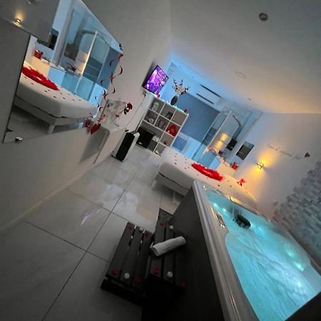 Love Room Avec Spa Privatif Le Rove Extérieur photo